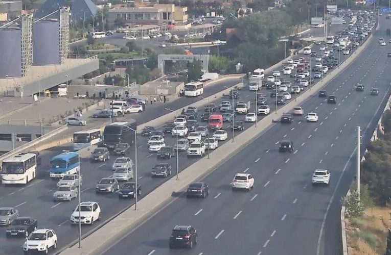 Bakının iki əsas yolunda TIXAC var