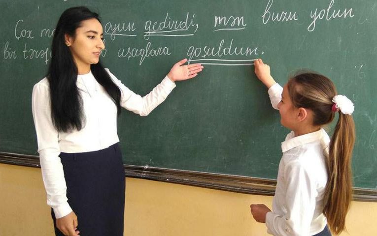 Bu müəllimlərin maaşı 35% artırılıb