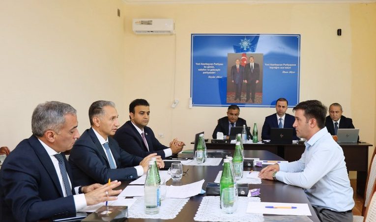 Rəşad Nəbiyev Füzulidə vətəndaşları qəbul edib