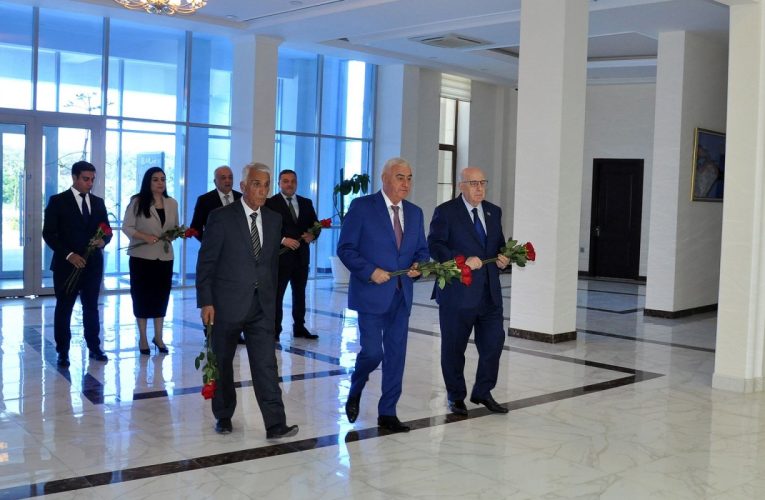 Aktual
                                                
                                                    31 İyul 2025, 16:11                                                
                                            
                                            
                                                
Ağsaqqallar Pirallahıda hesabat verdi – FOTOLAR