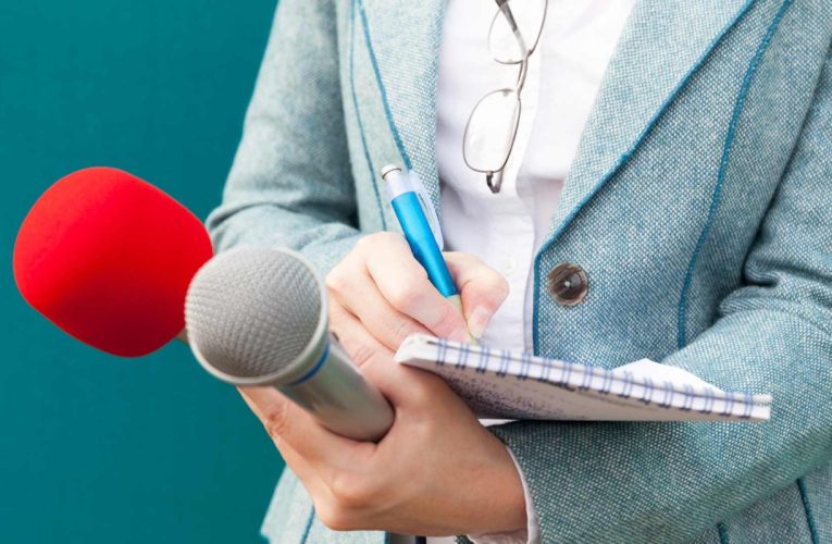 Jurnalist olmaq istəyən 1071 abituriyent qabiliyyət imtahanı verdi