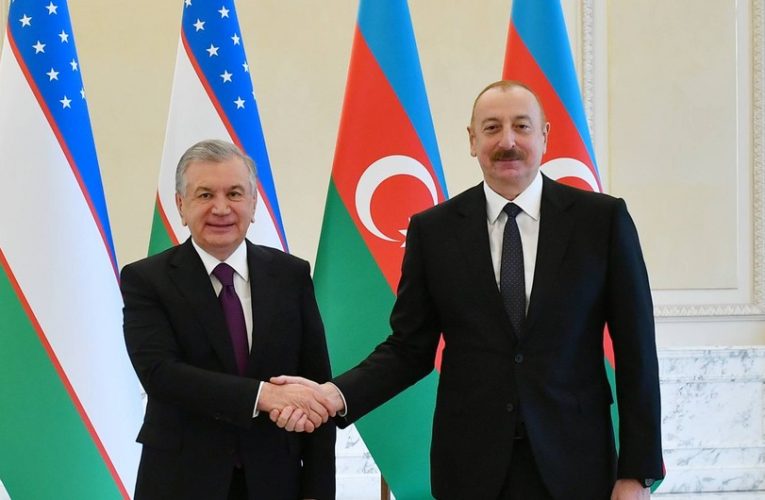 İlham Əliyev Mirziyoyevə zəng etdi