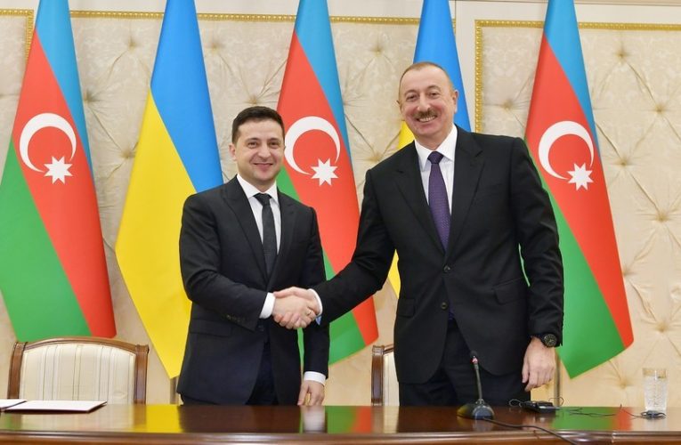 Zelenski İlham Əliyevə zəng etdi