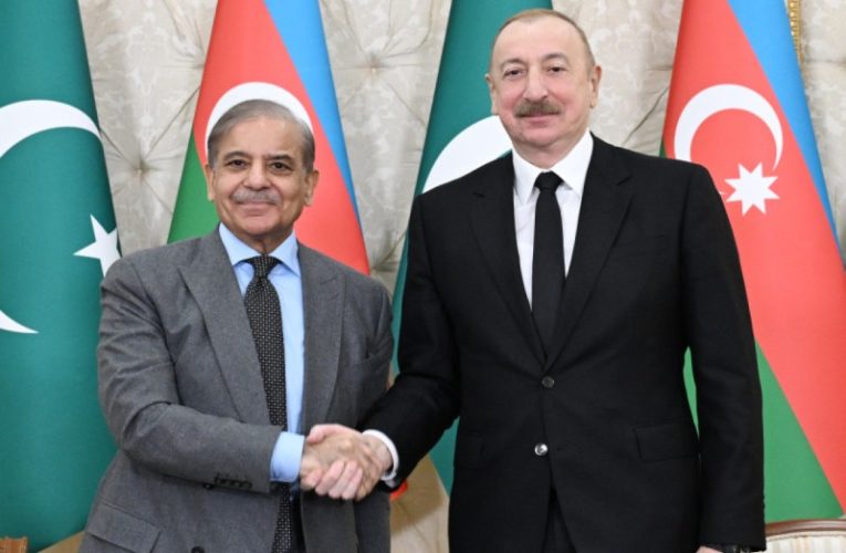 İlham Əliyev Şahbaz Şərifə zəng etdi