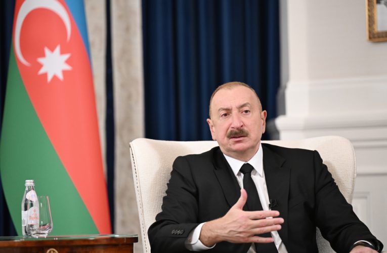 Aktual
                                                
                                                    11 Avqust 2025, 10:05                                                
                                            
                                            
                                                
8 Noyabrdan 8 Avqusta… – Rəşad Məcid YAZIR