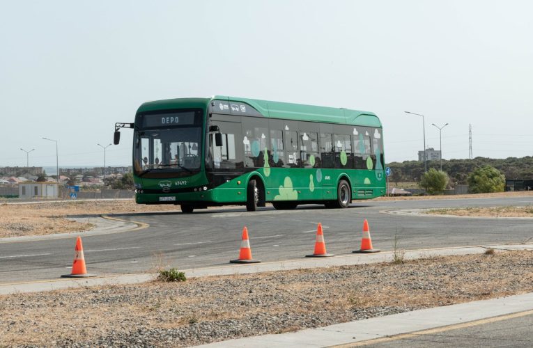 Avtobus idarə edəcək qadın sürücülər hazırlanır