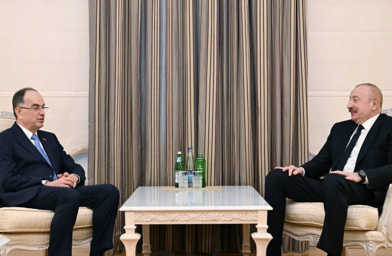 Albaniya Prezidenti İlham Əliyevə məktub yazdı