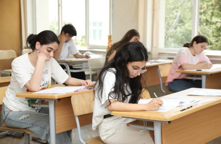 Kolleclərə qeydiyyat başlayır