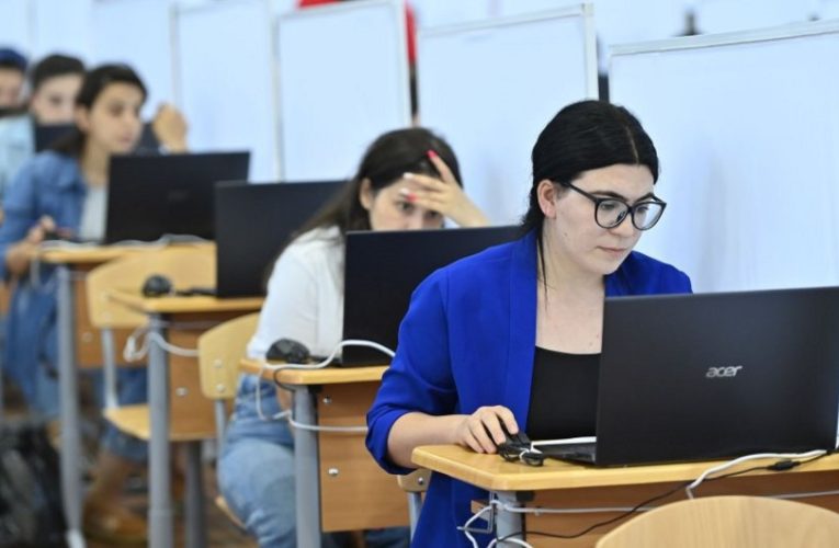 Təhsil
                                                
                                                    15 Avqust 2025, 14:07                                                
                                            
                                            
                                                
MİQ-də vakant yerlər gizlədilir? – İctimai Şuradan REAKSİYA