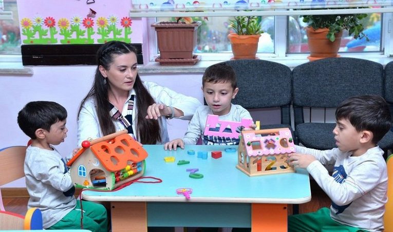 Bağçalarda tərbiyəçi-müəllimlərin işə qəbulu prosesinə start verilir
