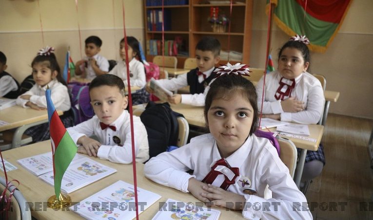 Yeni ildə tədris ili üzrə 125 min uşağın birinci sinfə qəbulu tamamlanıb
