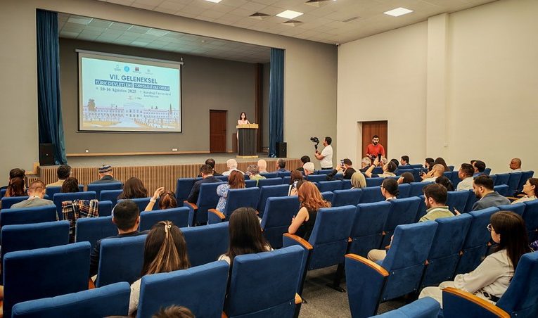 Xankəndidə VII Türkoloji Yay Məktəbi keçirilir