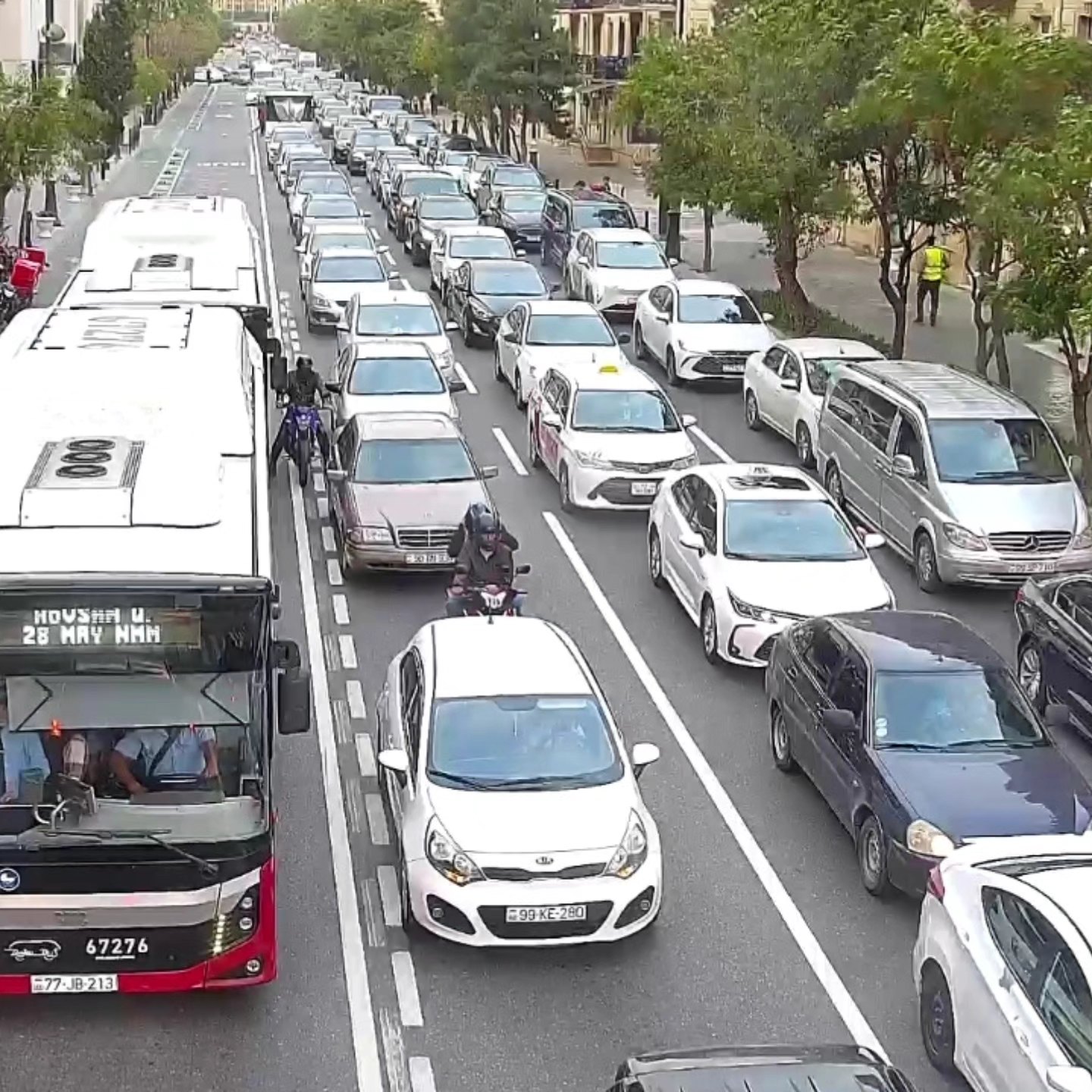 Həftənin son iş günündə Bakıda tıxac