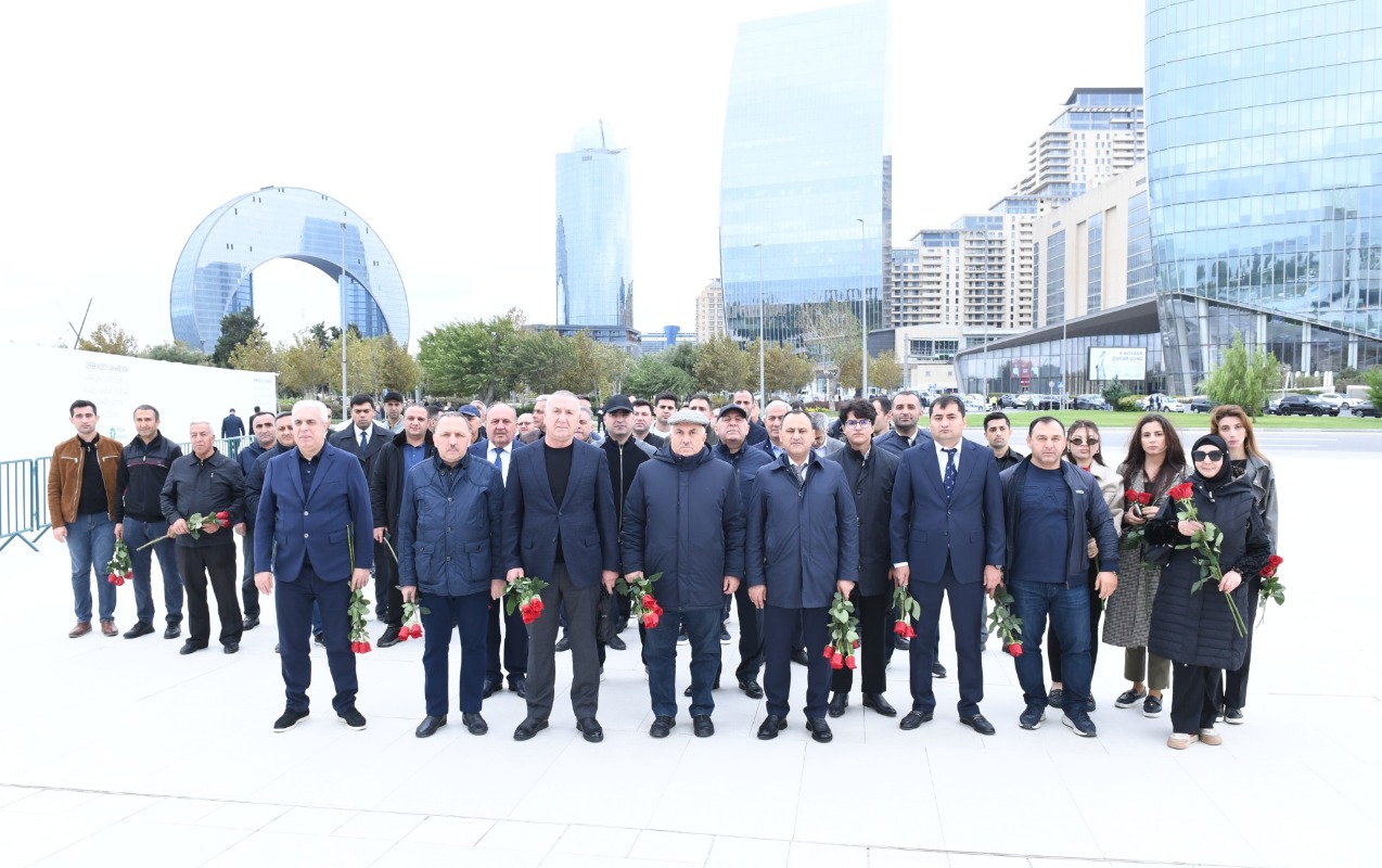 Aktual
                                                
                                                    27 Sentyabr 2025, 16:50                                                
                                            
                                            
                                                
Dövlət Komitəsinin kollektivi Zəfər parkını ziyarət etdi – Fotolar