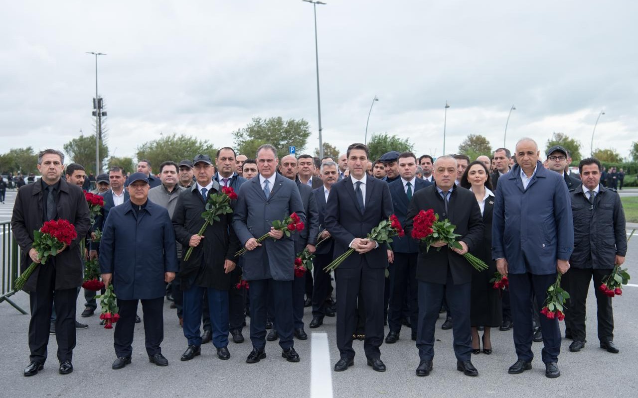 Aktual
                                                
                                                    27 Sentyabr 2025, 21:30                                                
                                            
                                            
                                                
Zaur Mikayılov kollektivi ilə Zəfər parkında – Fotolar