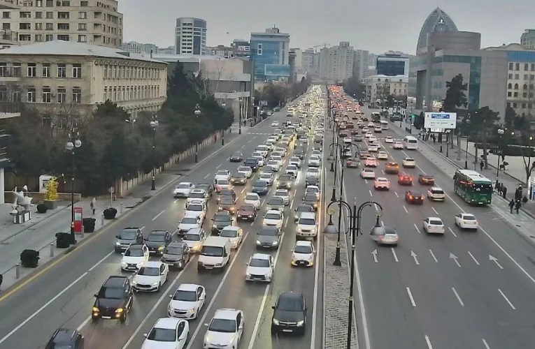 Paytaxtda 22 istiqamətdə sıxlıq müşahidə olunur