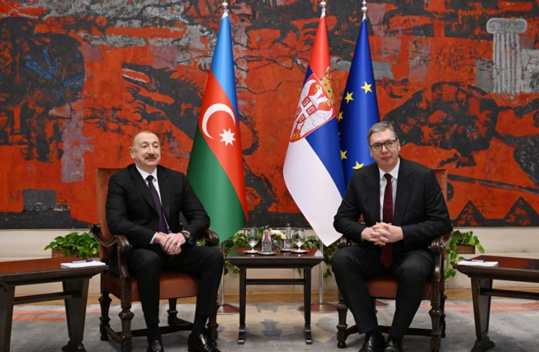 Prezidentlər mətbuata bəyanatla çıxış etdilər