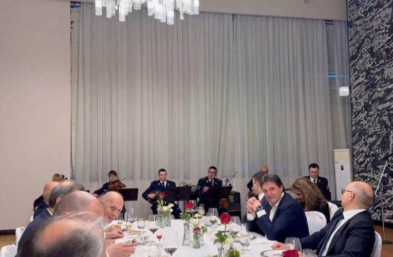 Serbiyanın hərbi orkestri Azərbaycan mahnısı “Ay Laçın”ı ifa edib