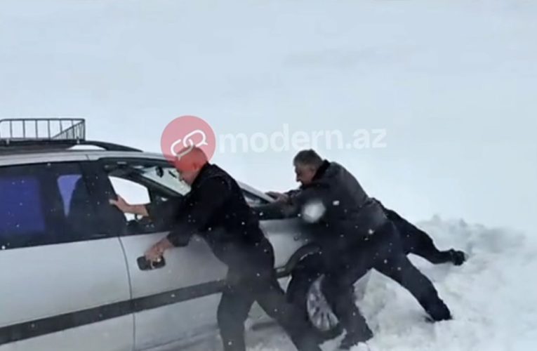 Azərbaycanlı Ermənistanda qadınla uşağı xilas etdi – VİDEO