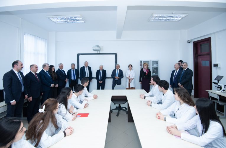 Aktual
                                                
                                                    19 Fevral 2026, 15:38                                                
                                            
                                            
                                                
BMU-da yeni elmi-tədqiqat və tədris laboratoriyası açıldı – FOTOLAR