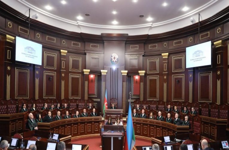 Yeni təyin olunan hakimlər and içdilər