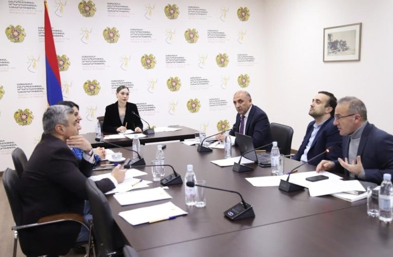 Ermənistanda Konstitusiyaya yeni dəyişikliklər müzakirə olunur