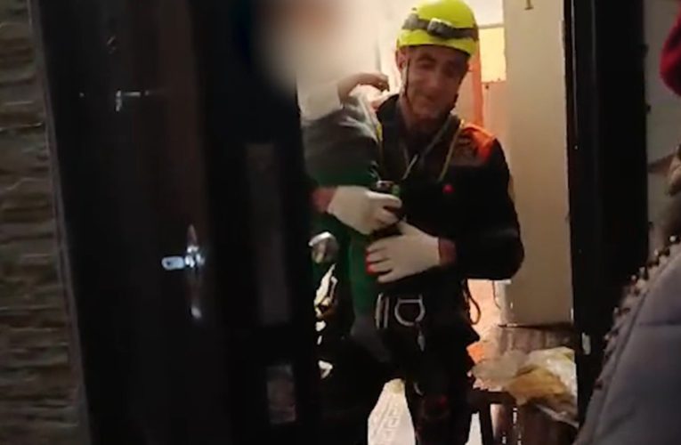 Köməksiz qalan 39 nəfər xilas edilib