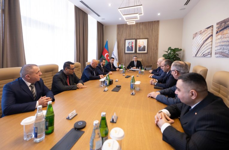 Aktual
                                                
                                                    Bu gün, 09:56                                                
                                            
                                            
                                                
"AzerGold"da "Tərəqqi" medalına layiq görülmüş əməkdaşlarla görüş – FOTO