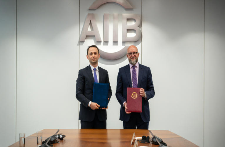 Aktual
                                                
                                                    Bu gün, 13:34                                                
                                            
                                            
                                                
"AZCON Holding"in icraçı direktoru AIIB ilə görüş keçirib