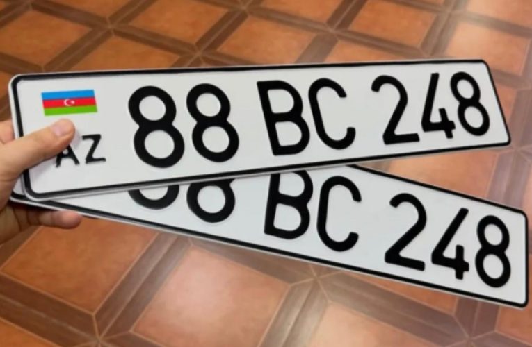 Azərbaycanda yeni nömrə nişanlarının verilməsinə başlanıldı – VİDEO