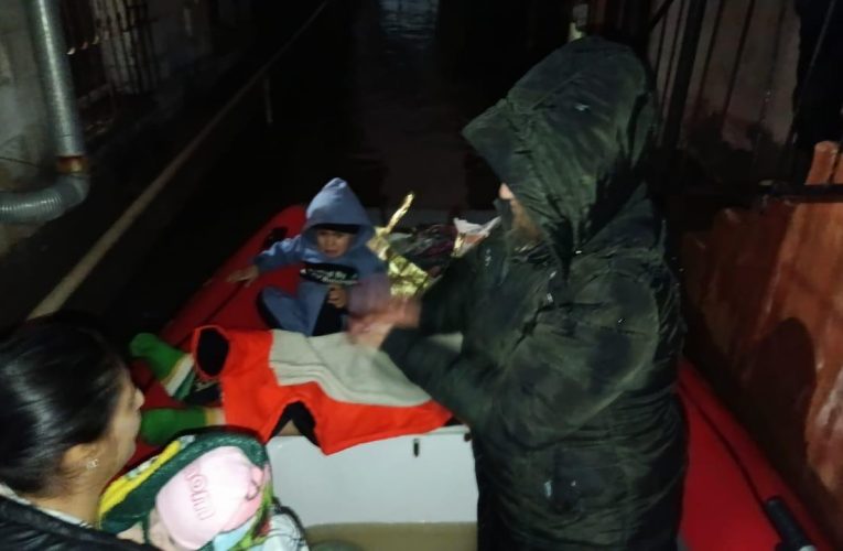 Su basmış ərazilərdən 118 nəfər təxliyə edilib- VİDEO – YENİLƏNİB3