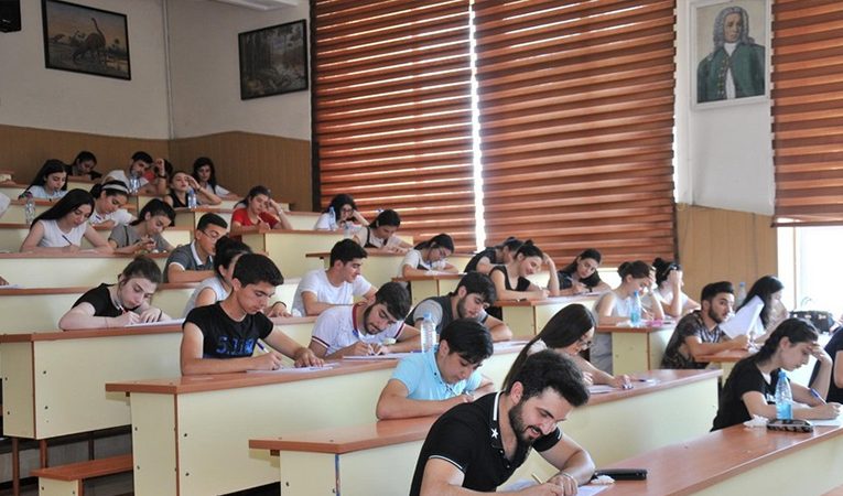 Ali məktəblərdə ixtisasların sayı ARTIRILDI