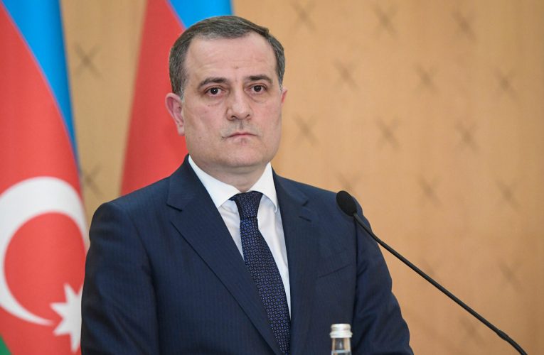 Ceyhun Bayramov Tailanda GETDİ