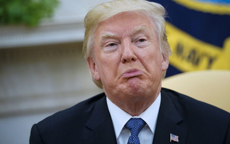 Hörmüzdə mina quran bütün gəmilərə atəş açılacaq – prezident