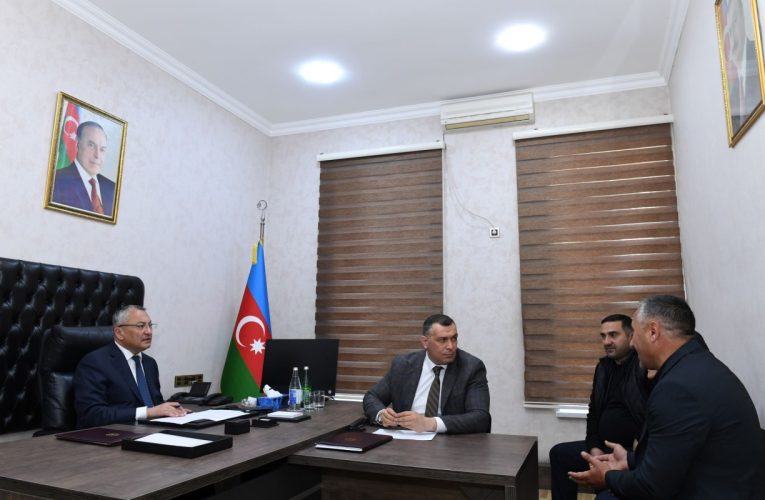 Aktual
                                                
                                                    28 Aprel 2026, 13:17                                                
                                            
                                            
                                                
Rövşən Rzayev növbəti vətəndaş qəbulu keçirdi – FOTOLAR