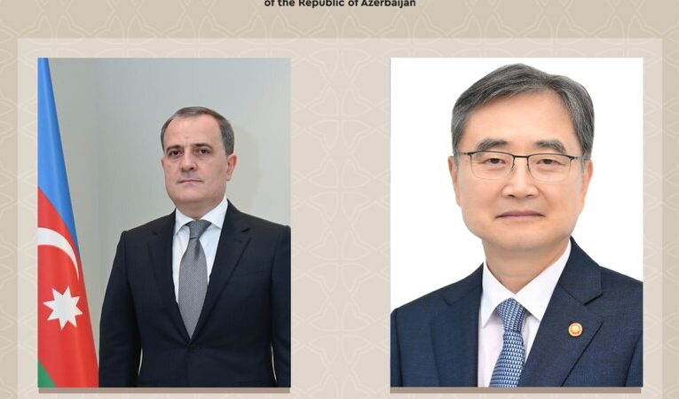 Ceyhun Bayramov koreyalı həmkarı ilə müzakirələr apardı