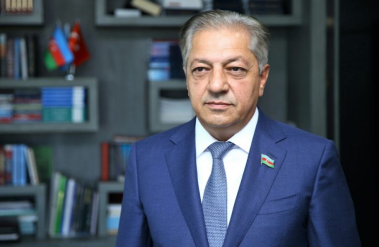 Aktual
                                                
                                                    Bu gün, 12:40                                                
                                            
                                            
                                                
Okamponun səs yazıları beynəlxalq siyasətdə mənəvi deqradasiyanı göstərir