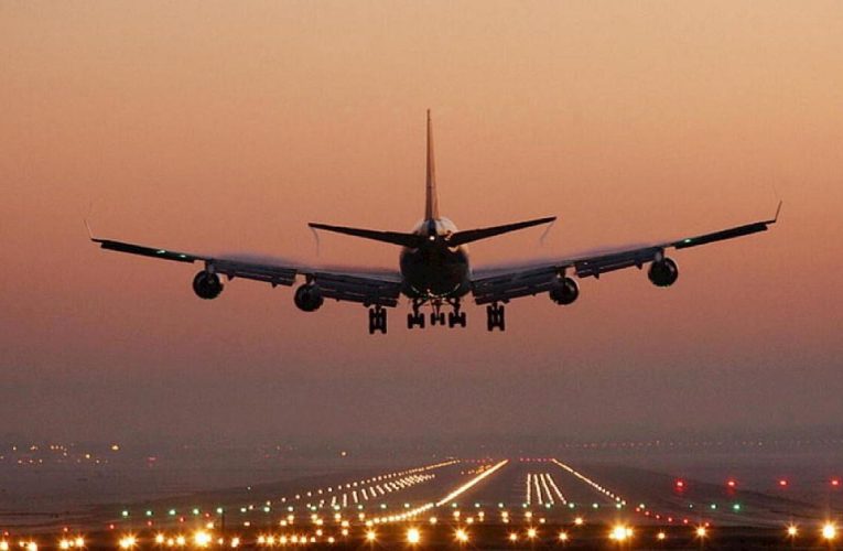 Bakıya uçan təyyarə Qazaxıstana təcili eniş etdi
