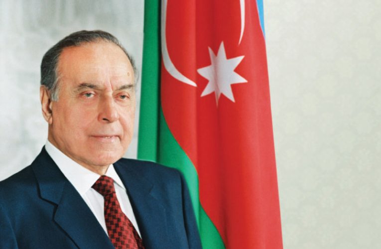 Aktual
                                                
                                                    Bu gün, 13:47                                                
                                            
                                            
                                                
Heydər Əliyev: Azərbaycanın taleyini dəyişən dahi lider