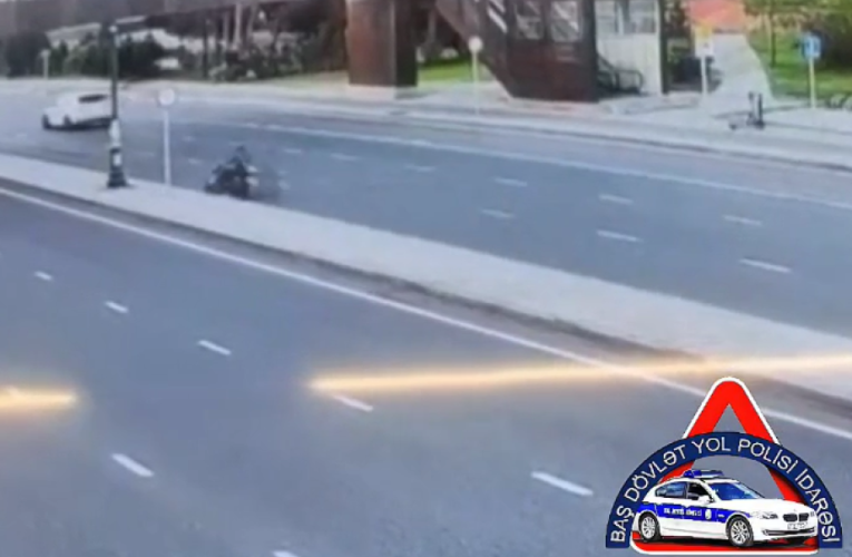 Motosiklet piyada keçidinə çırpıldı, sürücü öldü