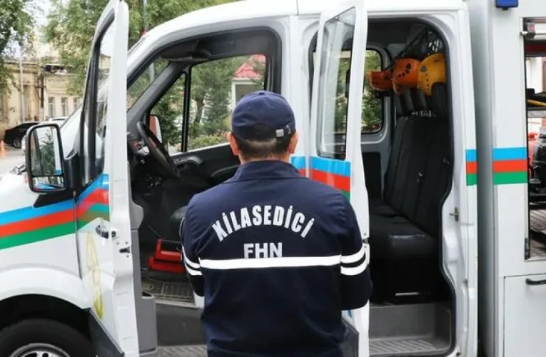 Köməksiz vəziyyətdə olan şəxs xilas edildi