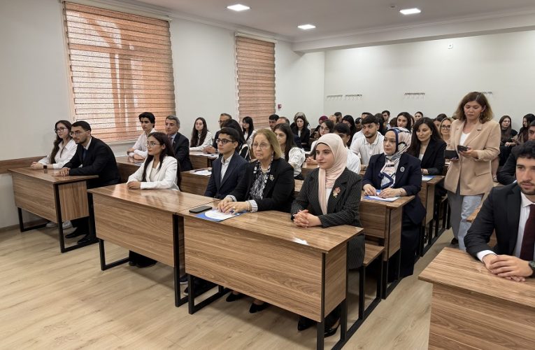 Təhsil
                                                
                                                    Bu gün, 13:33                                                
                                            
                                            
                                                
Gələcəyin ailə modeli necə olmalıdır? – müzakirə aparıldı
