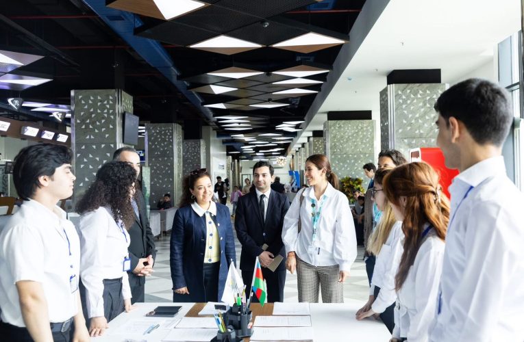 WUF13-ün iştirakçıları “ASAN xidmət”də