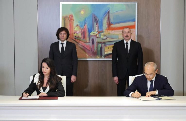 Azərbaycan Gürcüstana qaz və elektrik enerjisi satacaq 