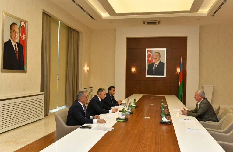 Aktual
                                                
                                                    Bu gün, 15:30                                                
                                            
                                            
                                                
Rəşad Nəbiyev Xızıda vətəndaşları qəbul edib – FOTO