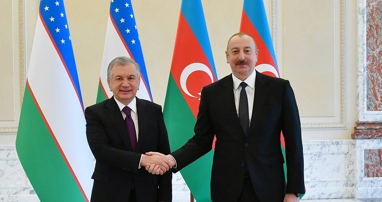 Mirziyoyevdən İlham Əliyevə TƏBRİK