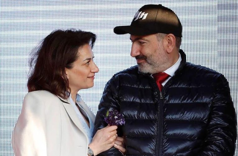 Anna Akoyan Paşinyanla bağlı qərarını verdi