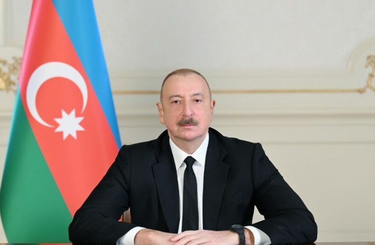 Prezidentə təbriklər gəlməkdə davam edir