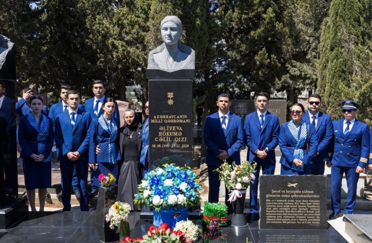 AZAL heyəti Milli Qəhrəman Hökumə Əliyevanın məzarında – FOTOLAR