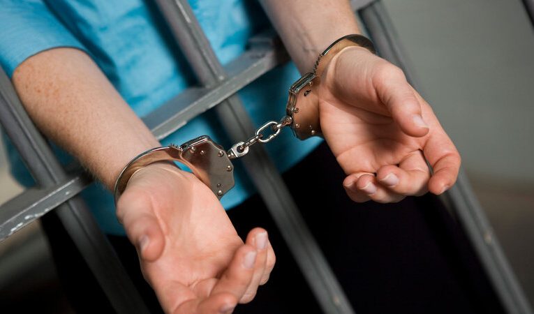 Axtarışda olan 13 nəfər istintaqa təhvil verildi